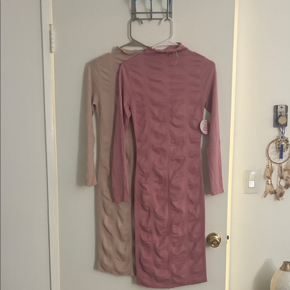 Elegant Long-Sleeve Dress in Pink and Tan